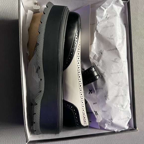 Mary Janes - Picture 2 of 4